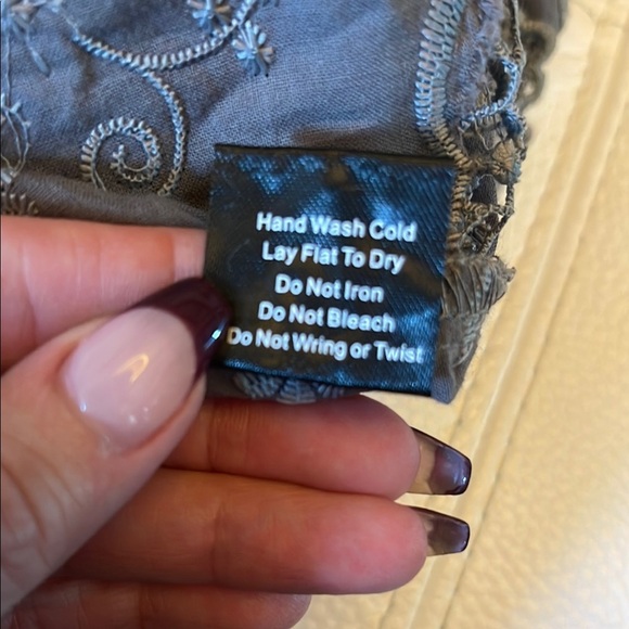 POL Grey Lace Embroidered Blouse - Size L - Picture 5 of 5